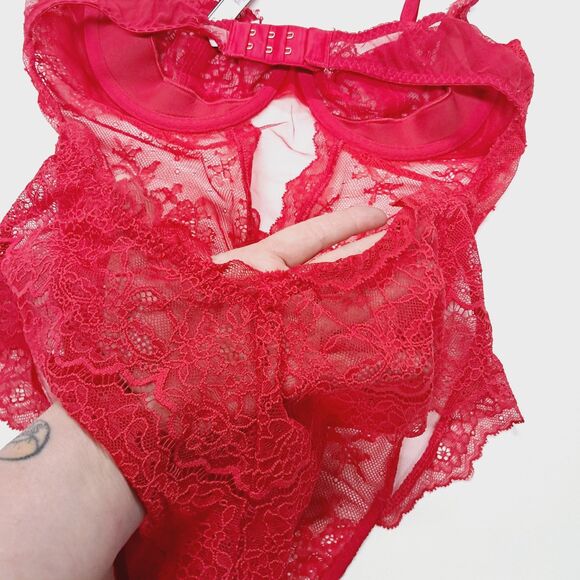 VICTORIA'S SECRET RED Lace SEXY WICKED BALCONETTE TEDDY SZ L Dream Angels - Picture 8 of 11